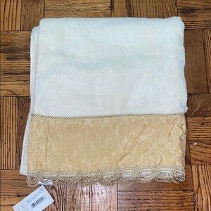 NWT Croscill yellow & gold floral bath towel